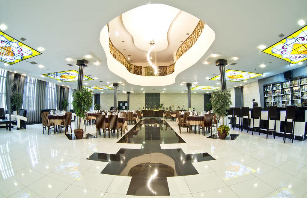 Ambassador Hotel Bakoe Buitenkant foto