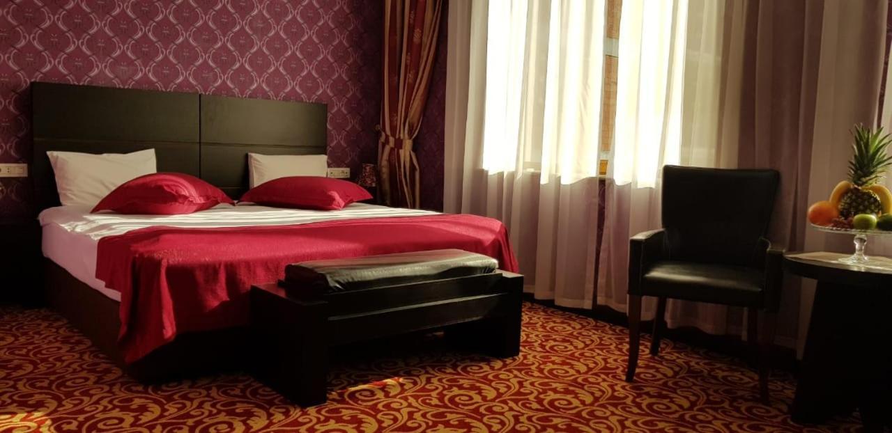 Ambassador Hotel Bakoe Buitenkant foto
