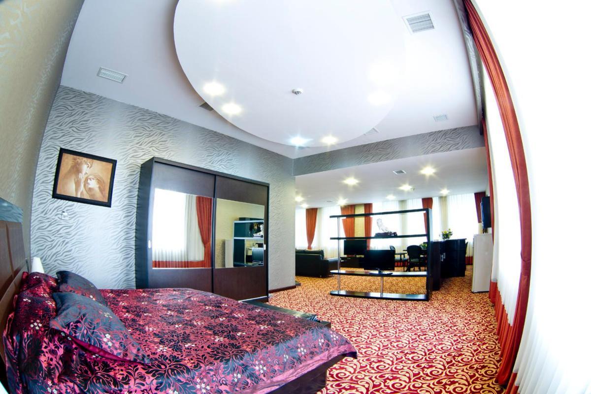 Ambassador Hotel Bakoe Buitenkant foto