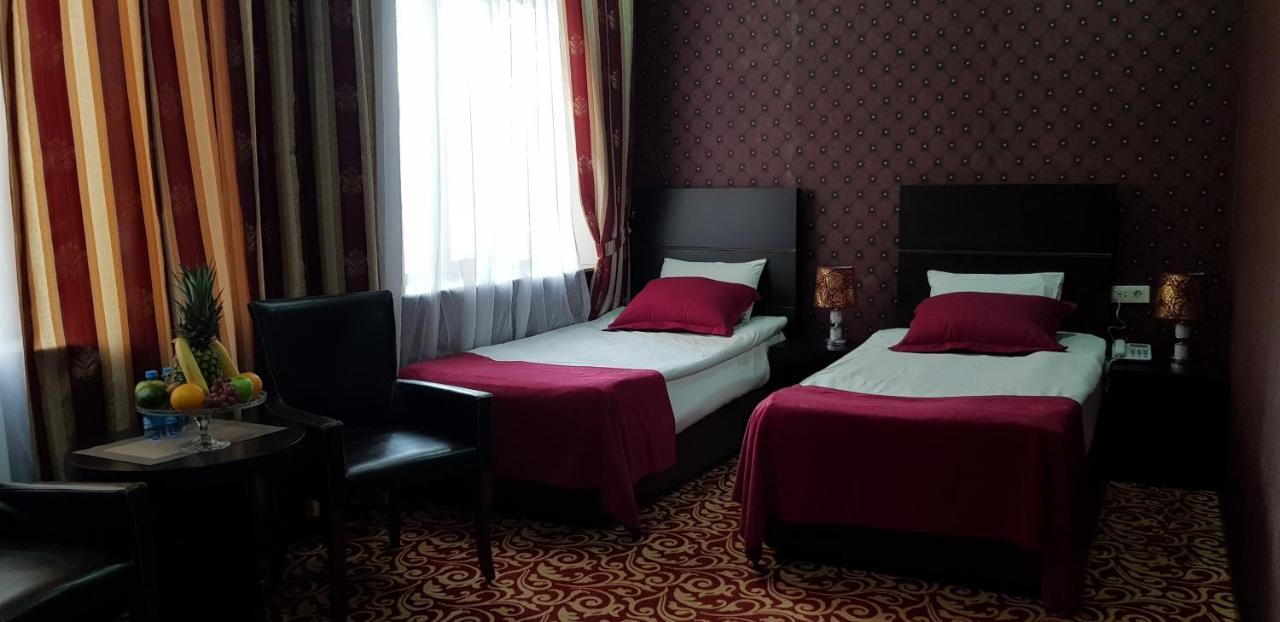 Ambassador Hotel Bakoe Buitenkant foto