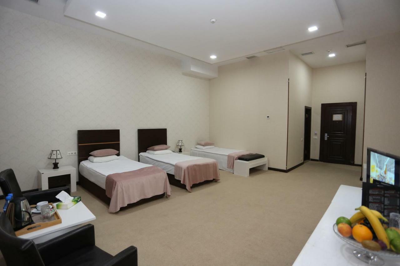 Ambassador Hotel Bakoe Buitenkant foto