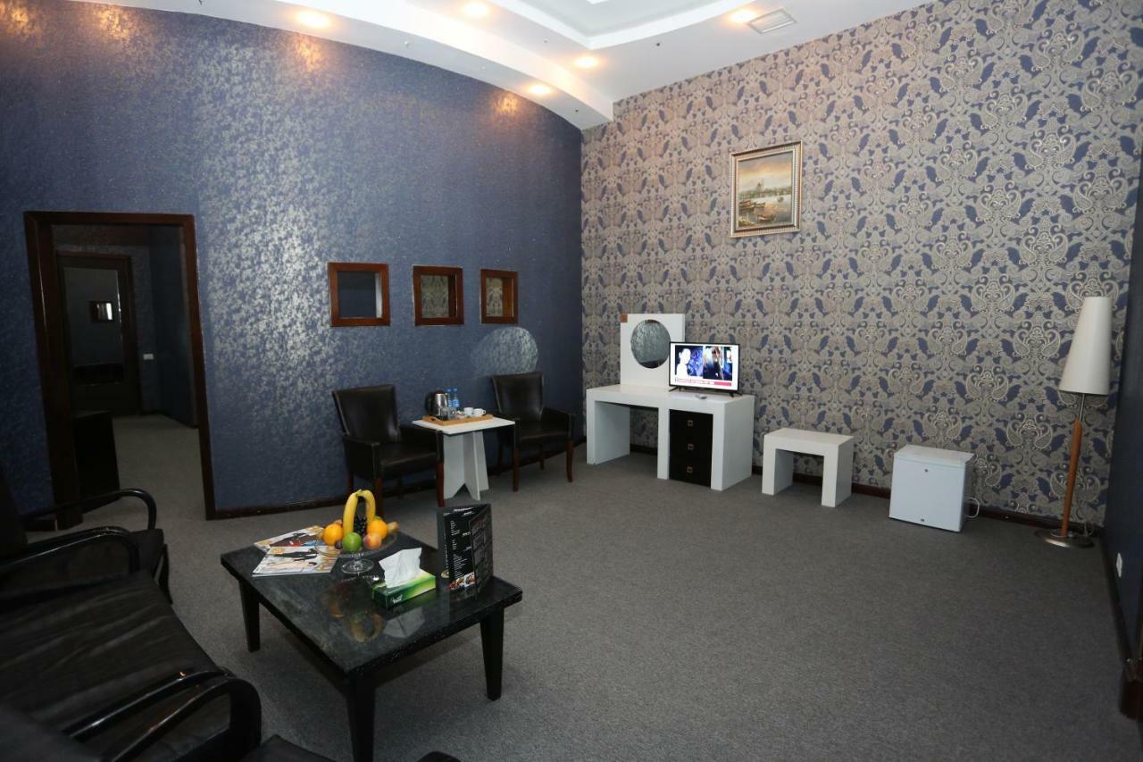 Ambassador Hotel Bakoe Buitenkant foto