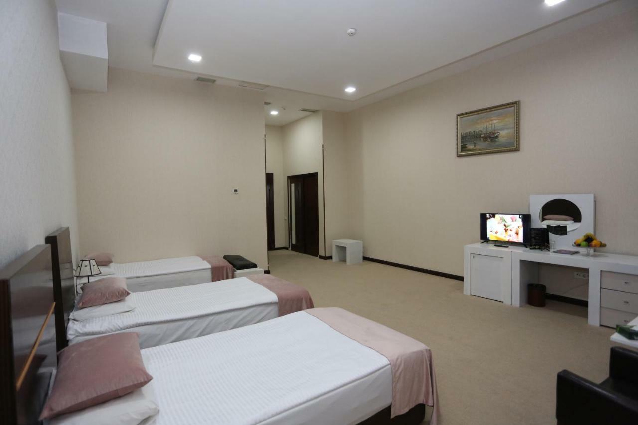 Ambassador Hotel Bakoe Buitenkant foto