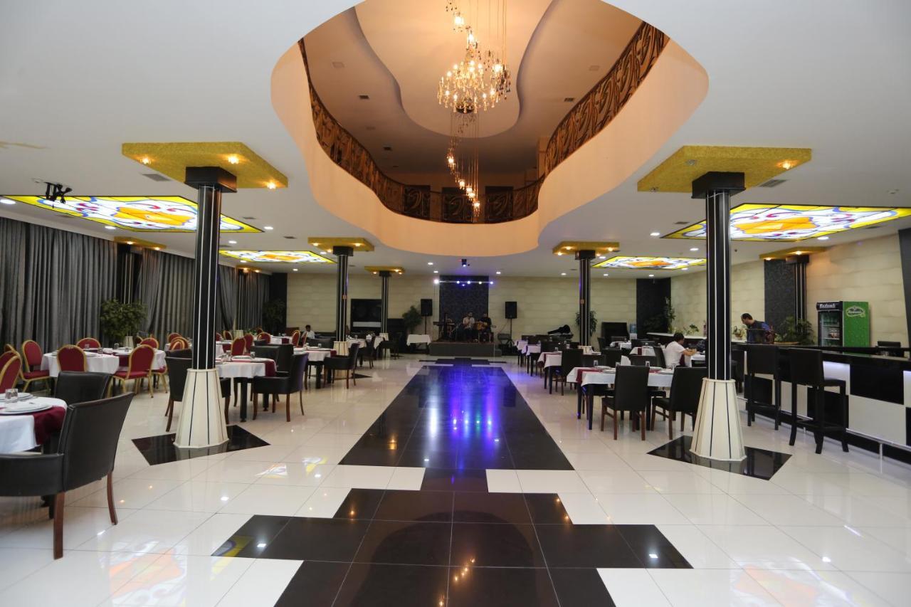 Ambassador Hotel Bakoe Buitenkant foto